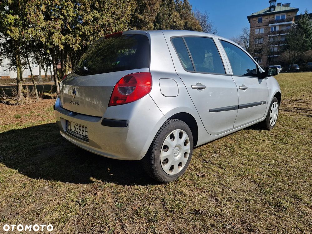 Renault Clio - 8
