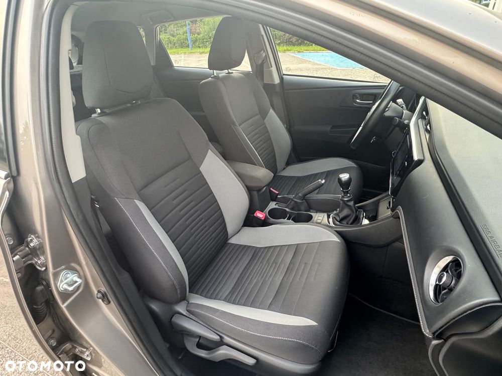 Toyota Auris 1.2 Turbo Edition-S - 25