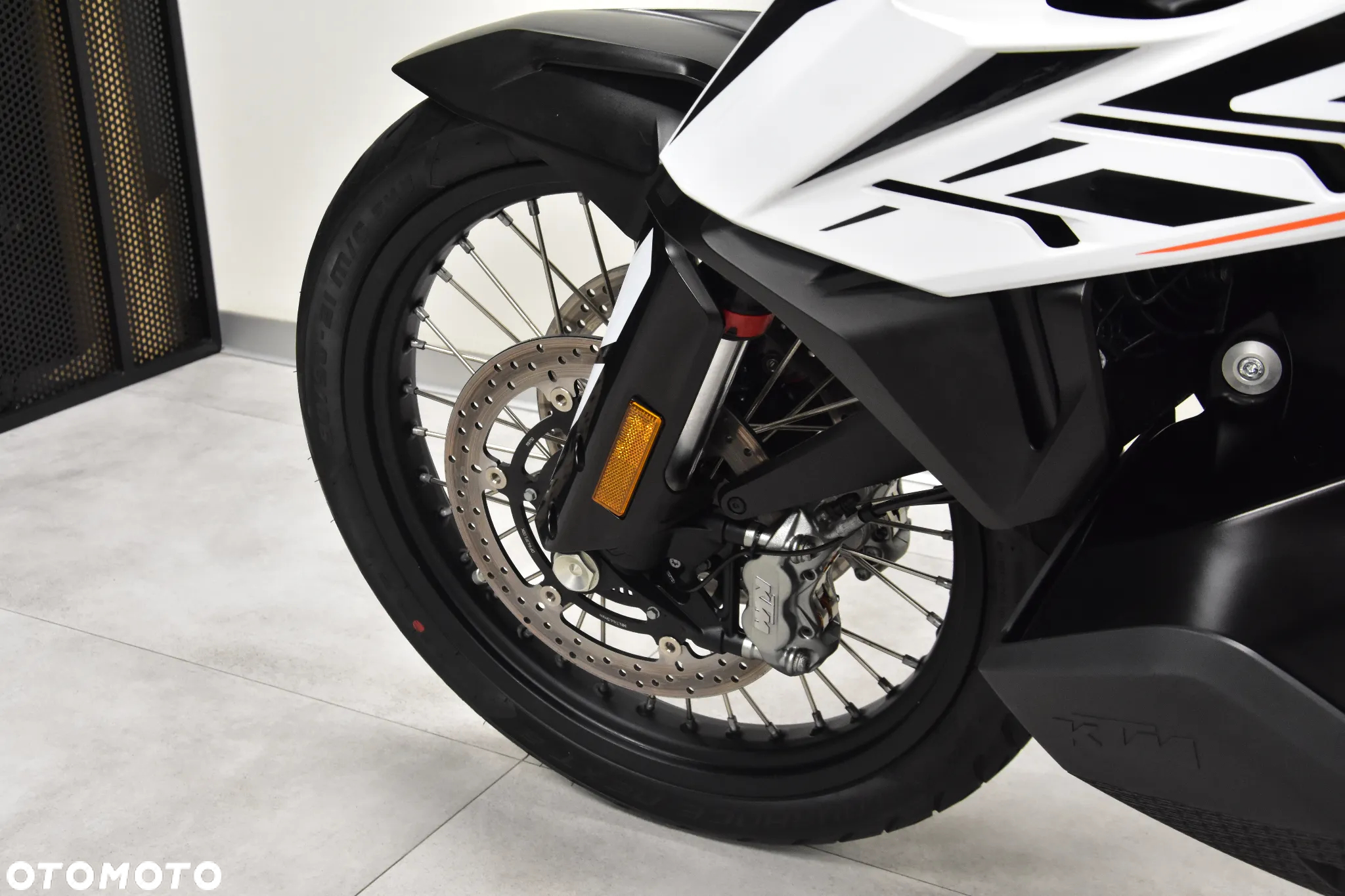 KTM Adventure - 32