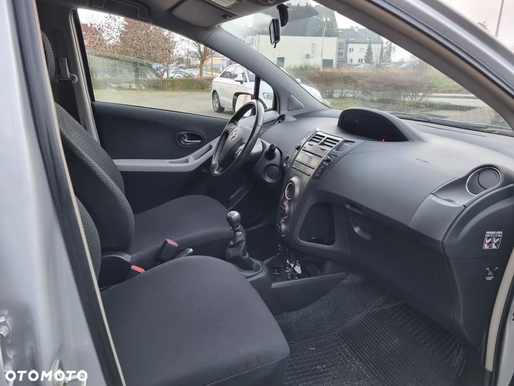 Toyota Yaris 1.33 VVT-i - 12