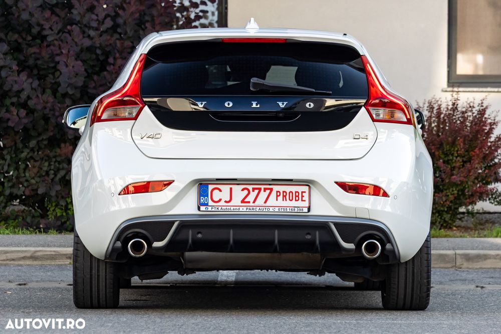 Volvo V40 D4 VEA Aut. R-Design - 13