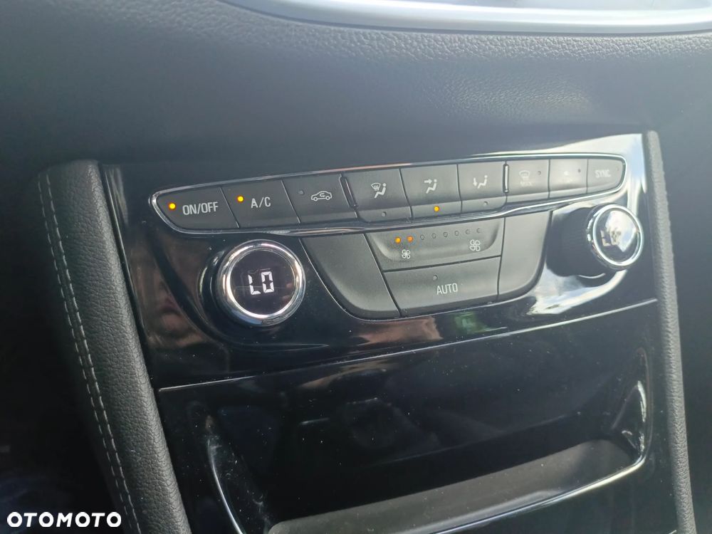 Opel Astra 1.6 CDTI Dynamic S&S - 33