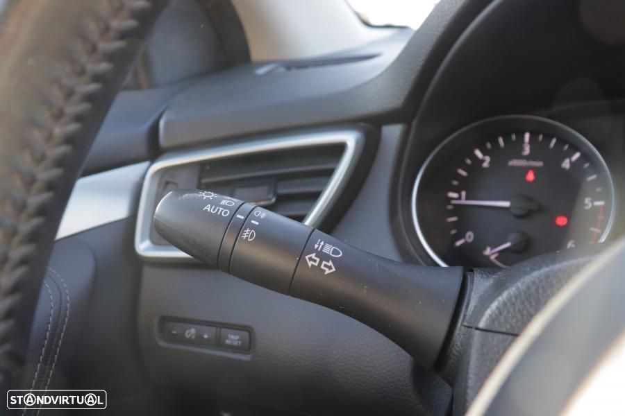 Nissan Qashqai 1.5 dCi N-Connecta 18 - 17