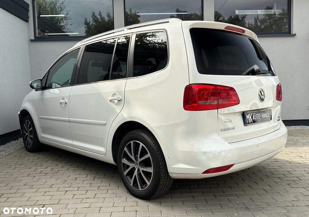 Volkswagen Touran 2011 photo 4