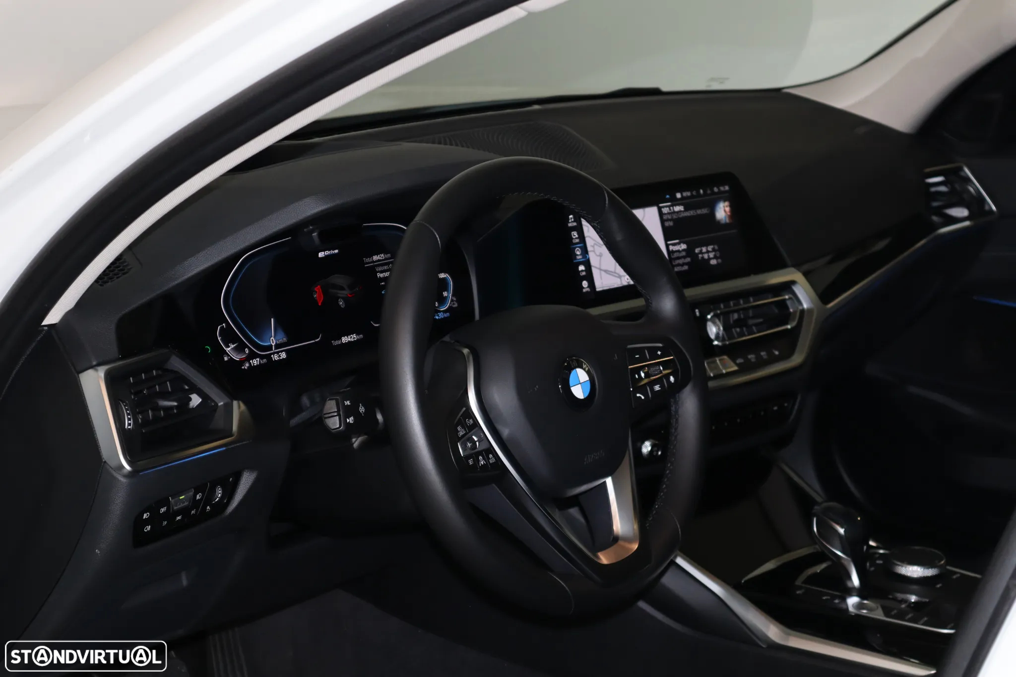 BMW 330 e Touring Line Sport Auto - 18