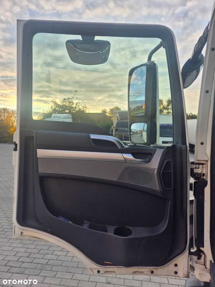 DRZWI LEWE BIAŁE KOMPLETNE MAN TGL TGM TGS EURO 5 , EURO 6 - 2