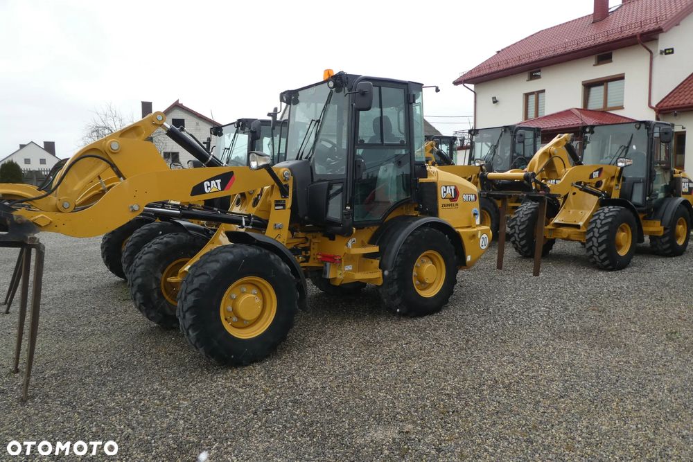 Caterpillar 906M Z NIEMIEC BIEGI DROGOWE PŁYWAJĄCA ŁYZKA - 30