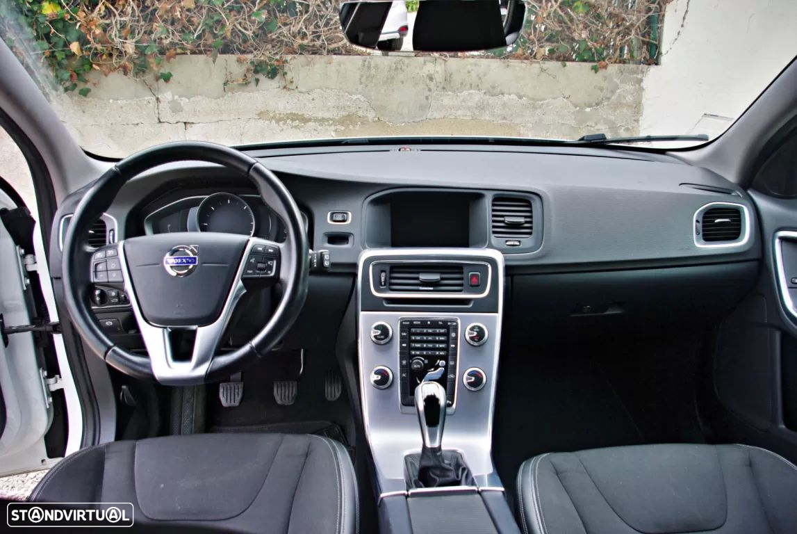 Volvo V60 2.0 D3 Kinetic - 18