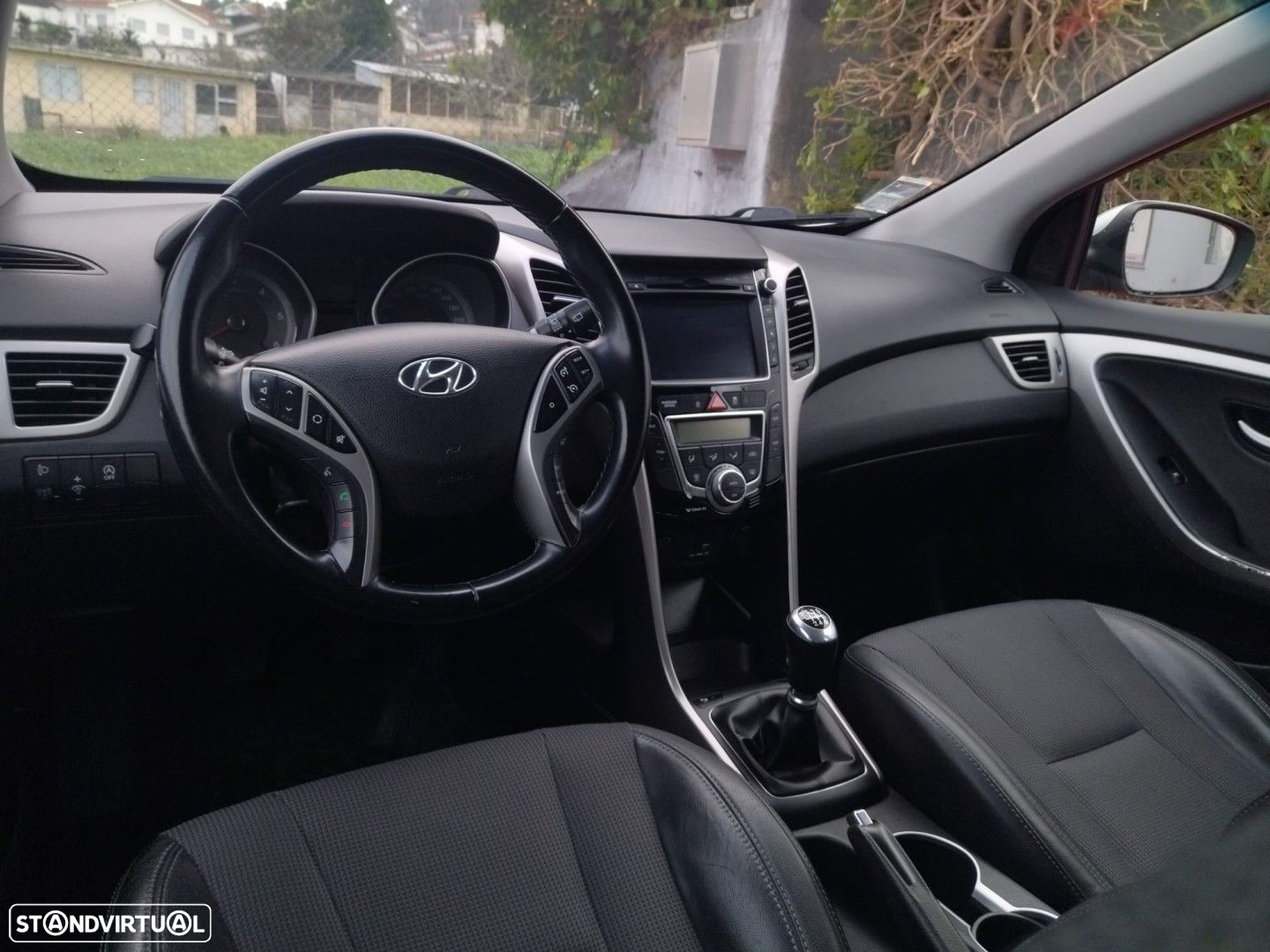 Hyundai i30 SW 1.6 CRDi Blue Comfort Auto AC+J17 - 11
