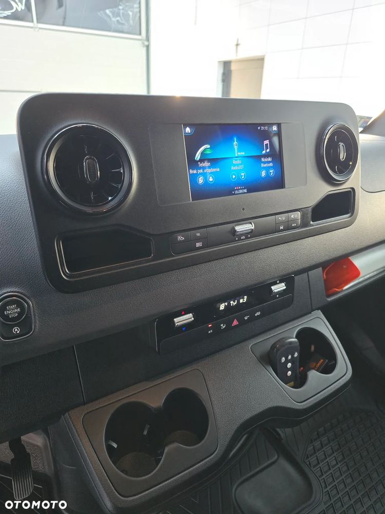 Mercedes-Benz SPRINTER 319 3.0 CDI KONTENER 4,28cmDługi 2,29cmSzero 2,24cmWysok + WINDA 750Kg 42Tyś km SERWIS DO OSTATNIEGO Km ASO MERCEDES-BENZ SALON PL STAN NOWY NOWY NOWY FABRYCZNA GWARANCJA - 33