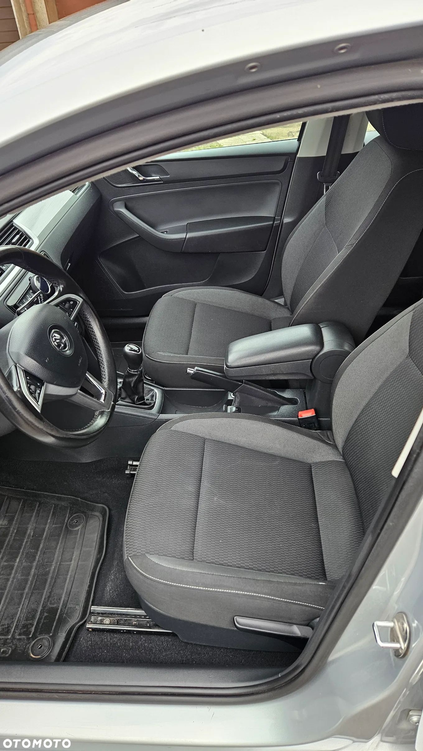Skoda RAPID 1.2 TSI Ambition - 22