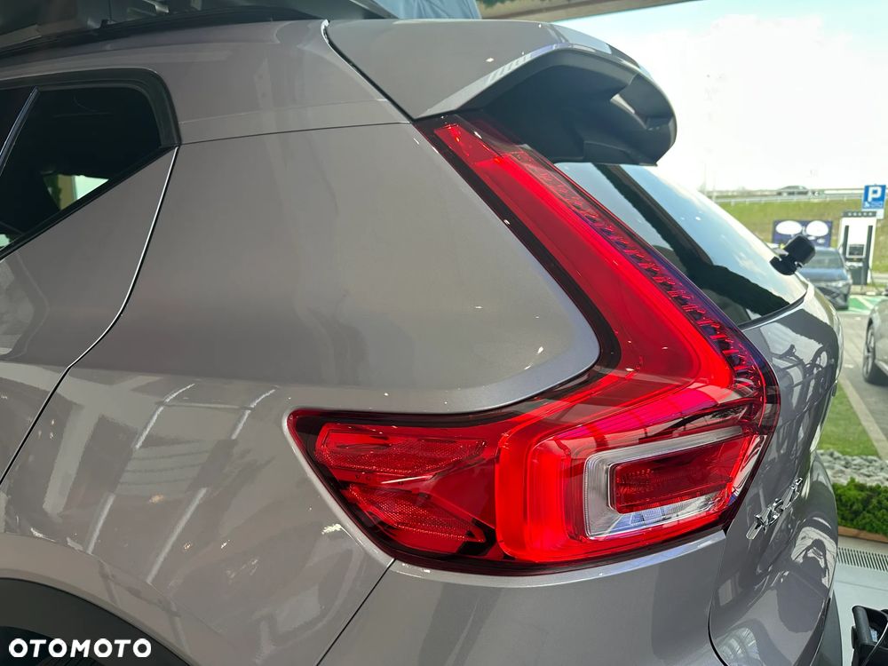 Volvo XC 40 B3 Plus Dark - 15