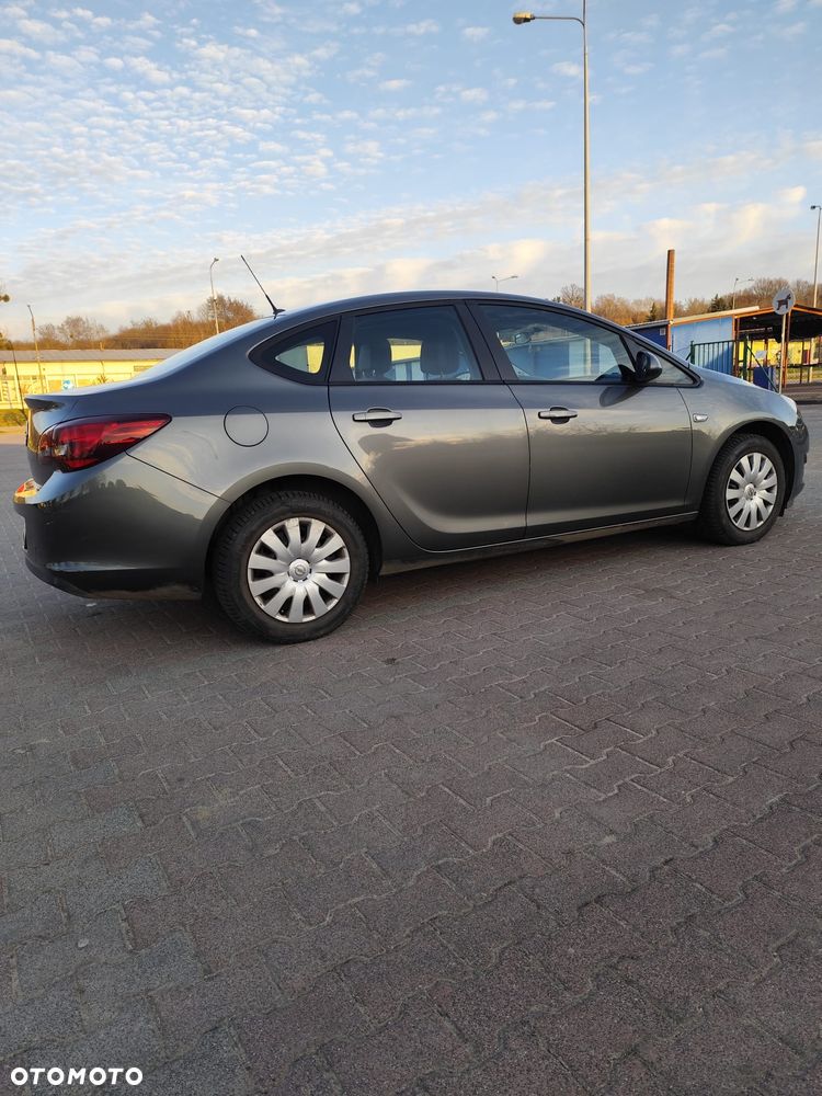 Opel Astra 1.6 Enjoy - 1