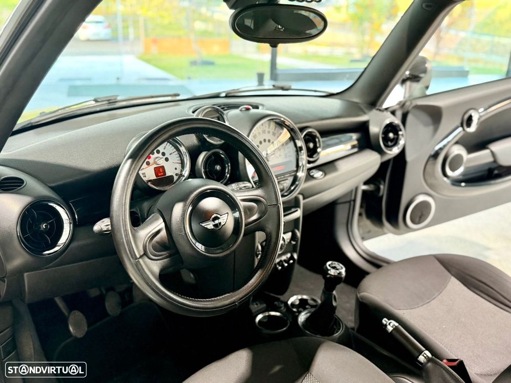 MINI 3 Portas Cooper D - 7