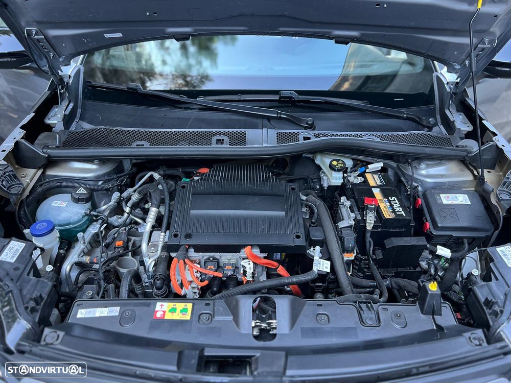 Peugeot e-2008 50 kWh Active - 18
