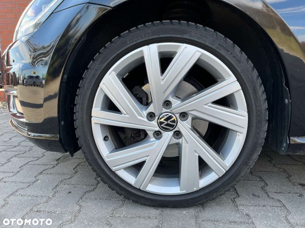 Volkswagen Golf Variant 2.0 TDI SCR Highline - 32