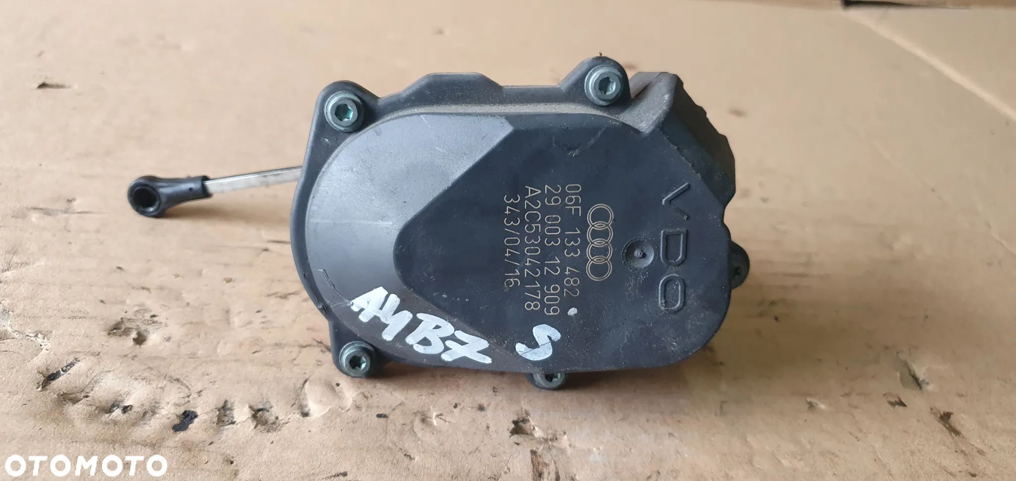 Nastawnik klap kolektora Audi A4 B7 2.0 TFSI 06F133482 - 1