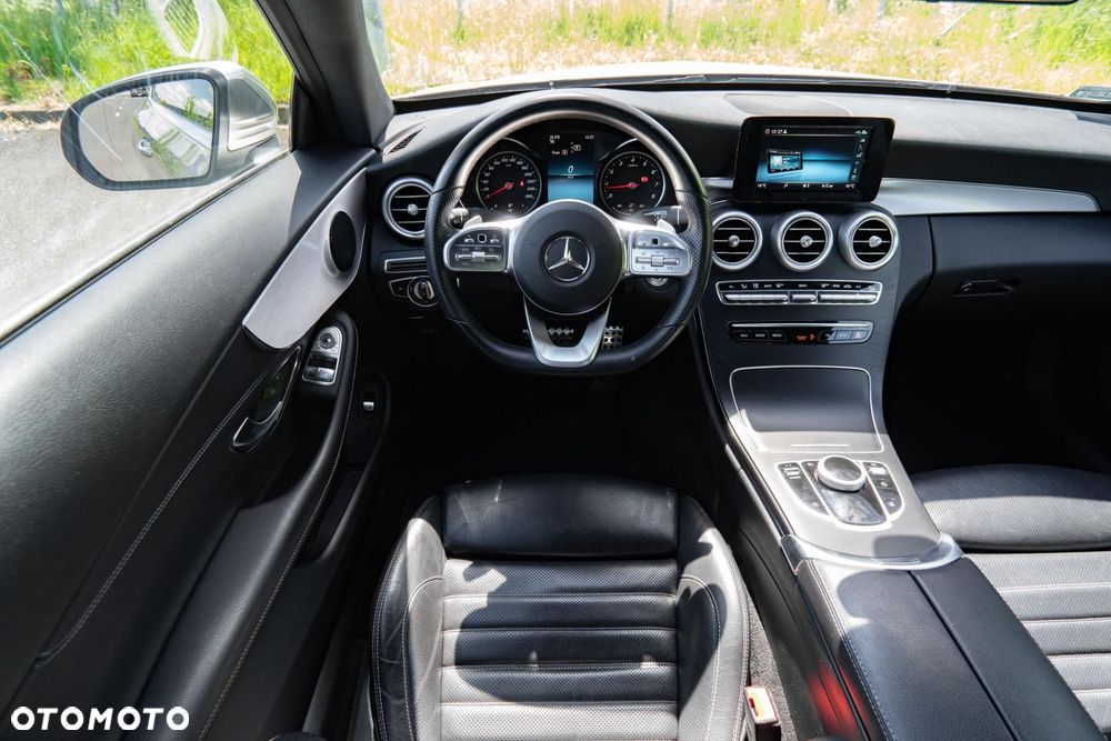 Mercedes-Benz Klasa C 300 9G-TRONIC - 12