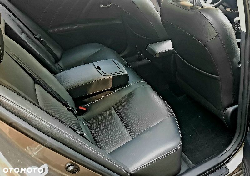 Toyota Avensis 2.0 D-4D Active Business - 15