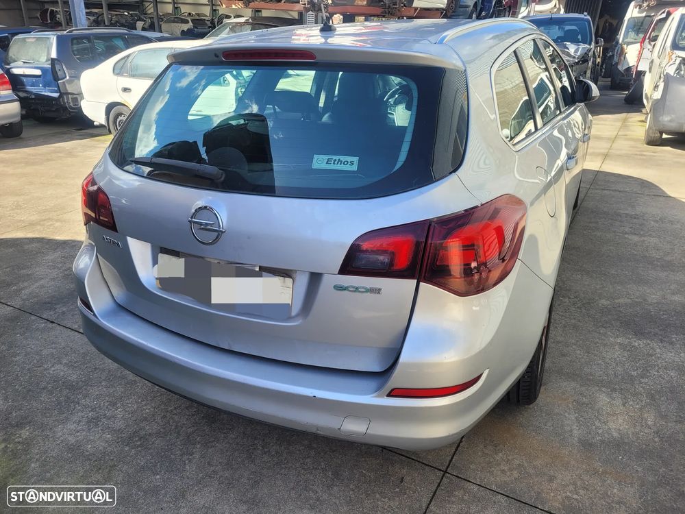 Opel Astra J Sw para peças - 2