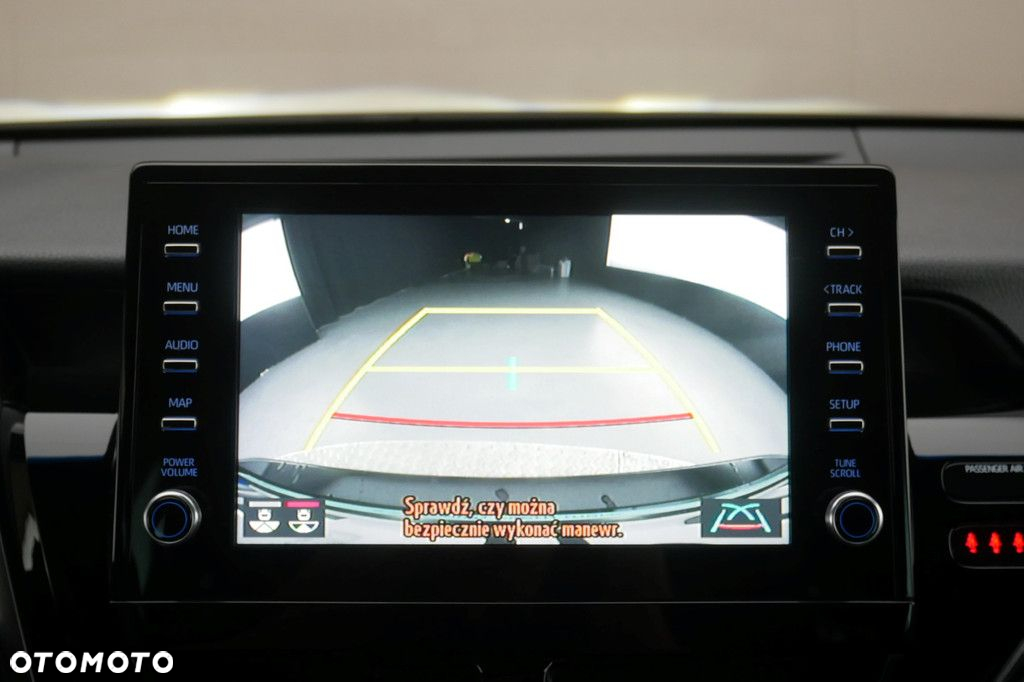 Toyota Camry - 18