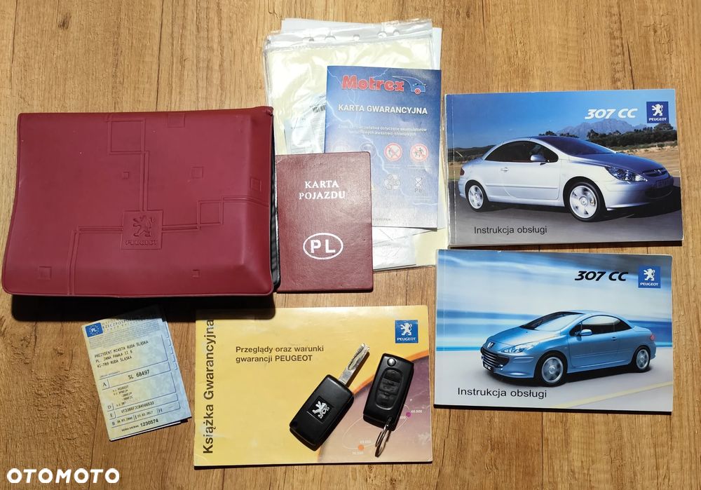 Peugeot 307 CC 2.0 Intense - 11