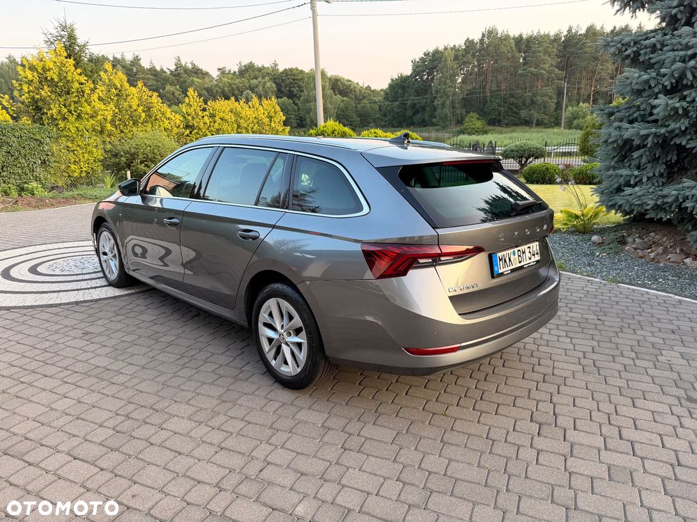 Skoda Octavia 2.0 TDI DSG Edition - 5