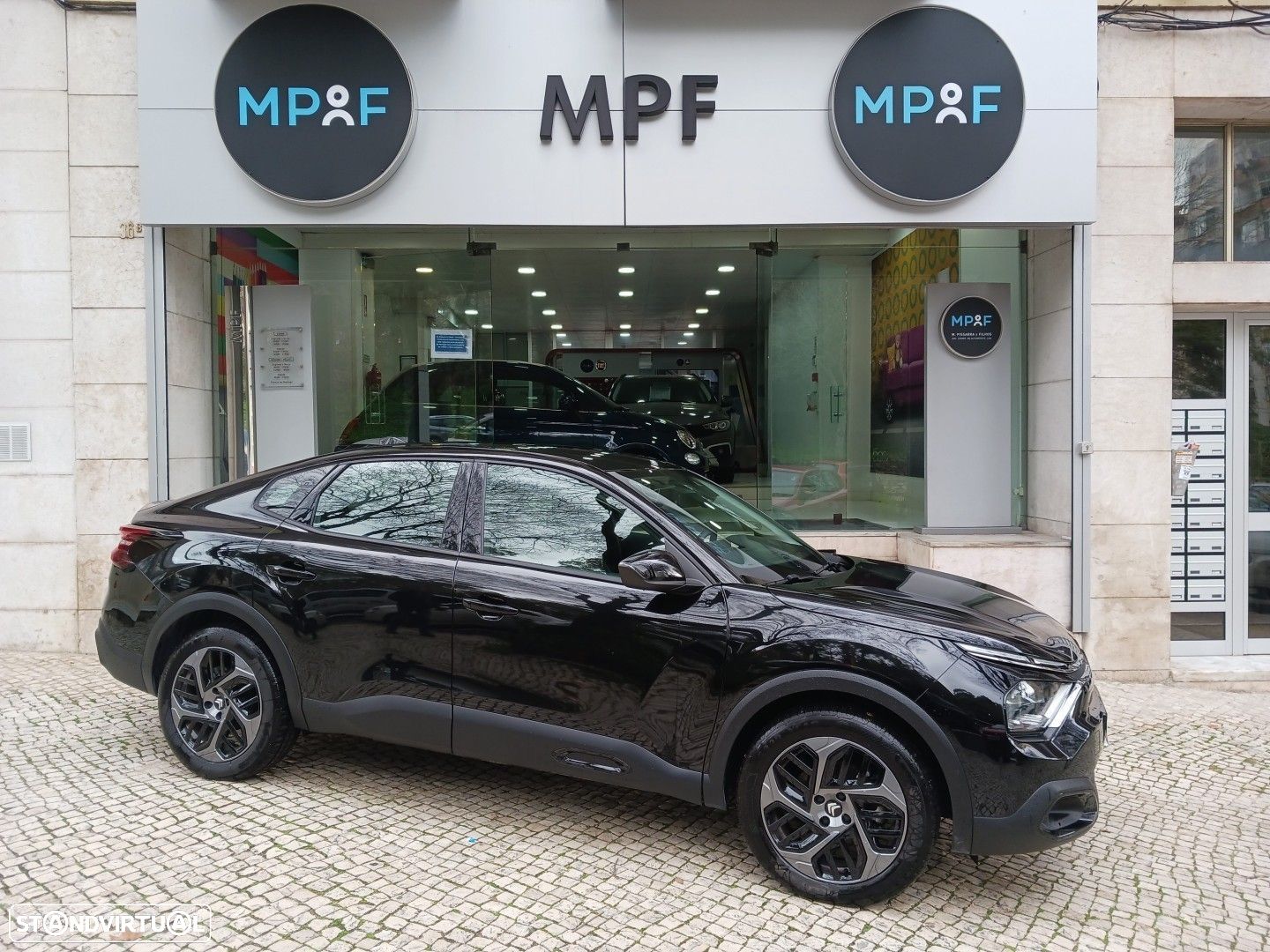 Citroën C4 X 1.2 PureTech Plus EAT8 - 1