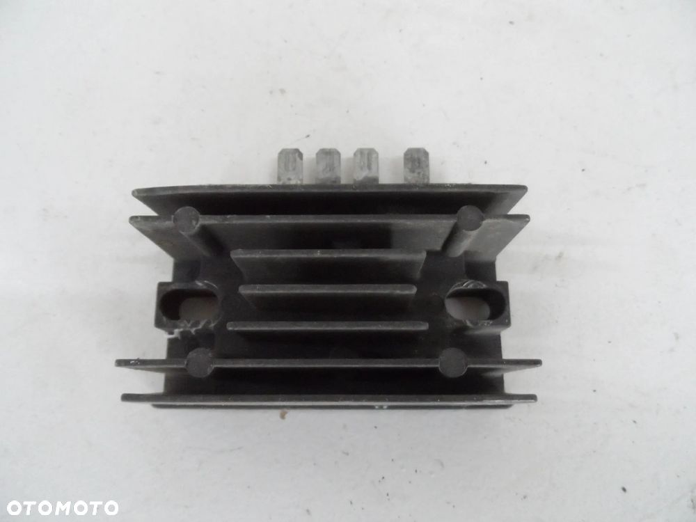 CAGIVA W 16 regulator napięcia - 1