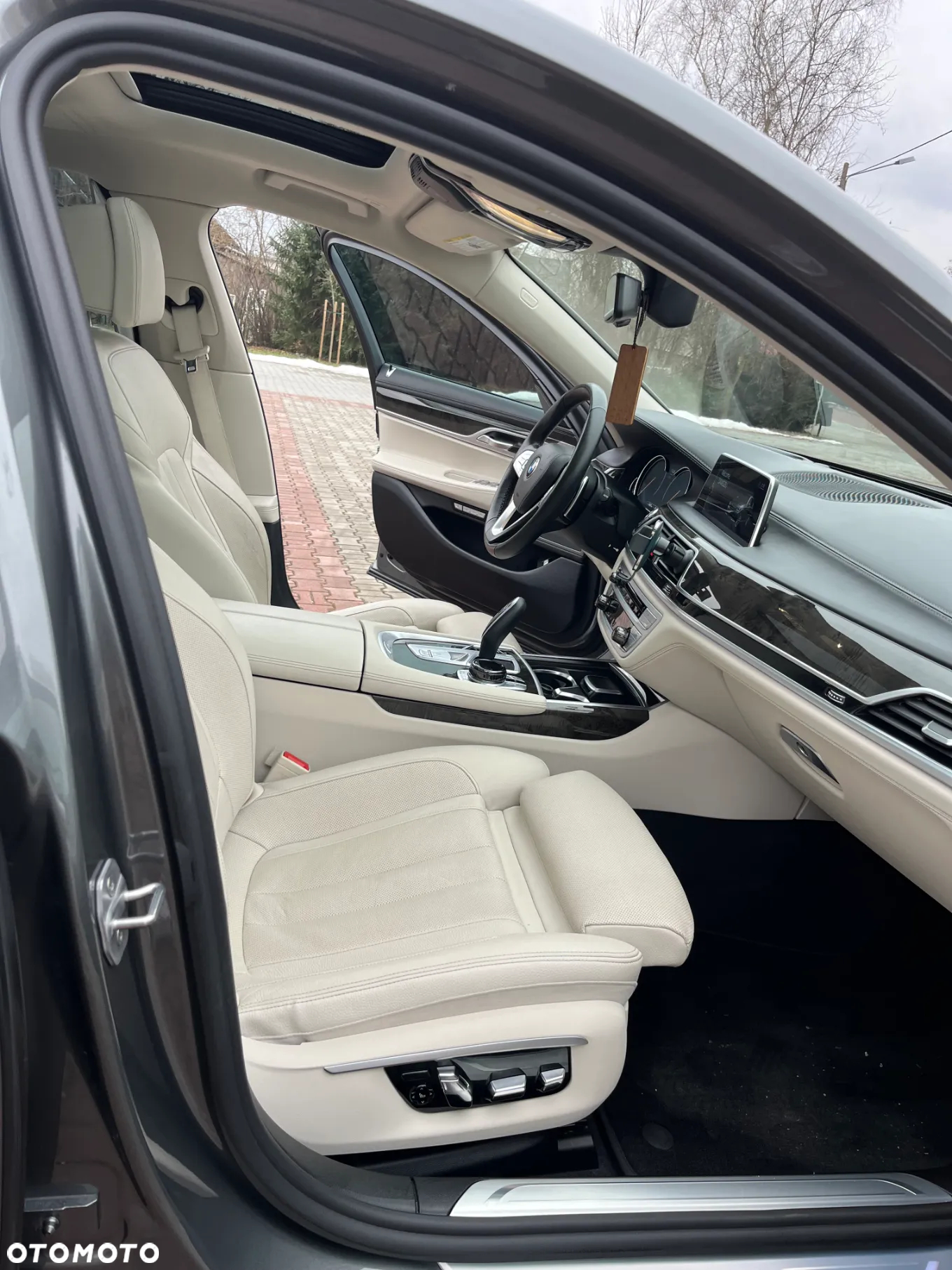 BMW Seria 7 740Li - 16