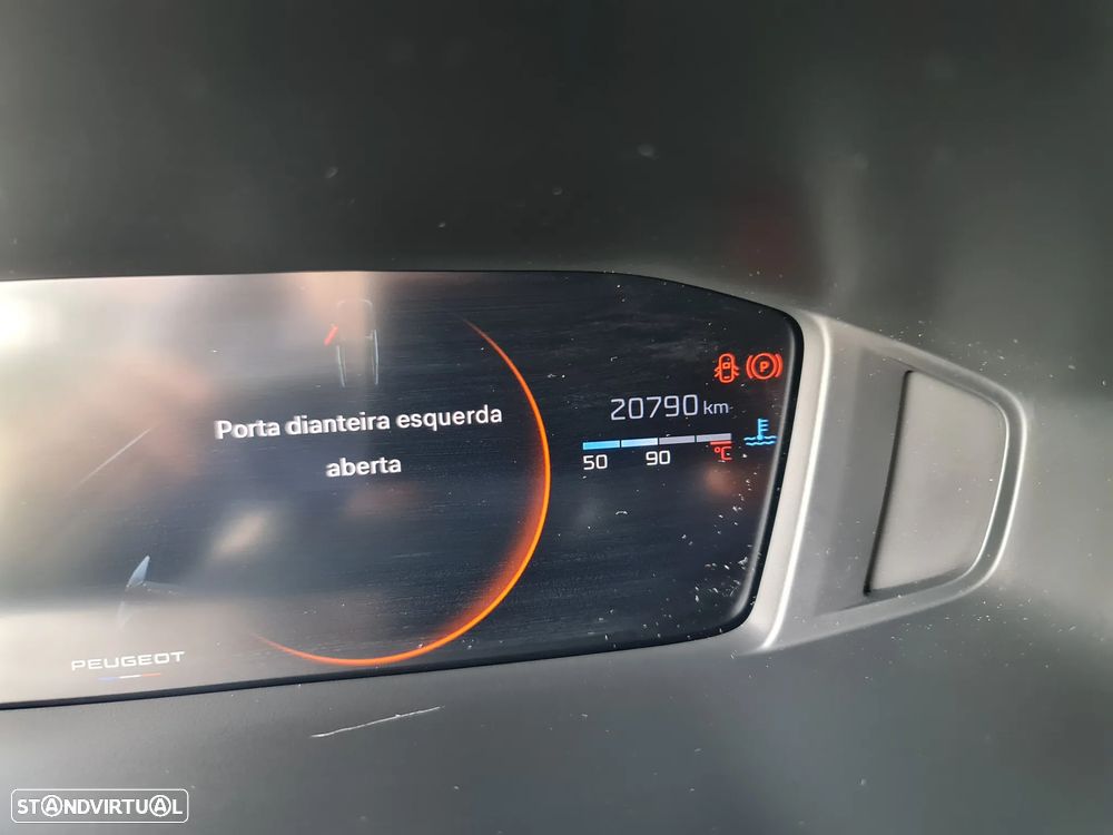 Peugeot 2008 1.2 PureTech Allure Pack - 29