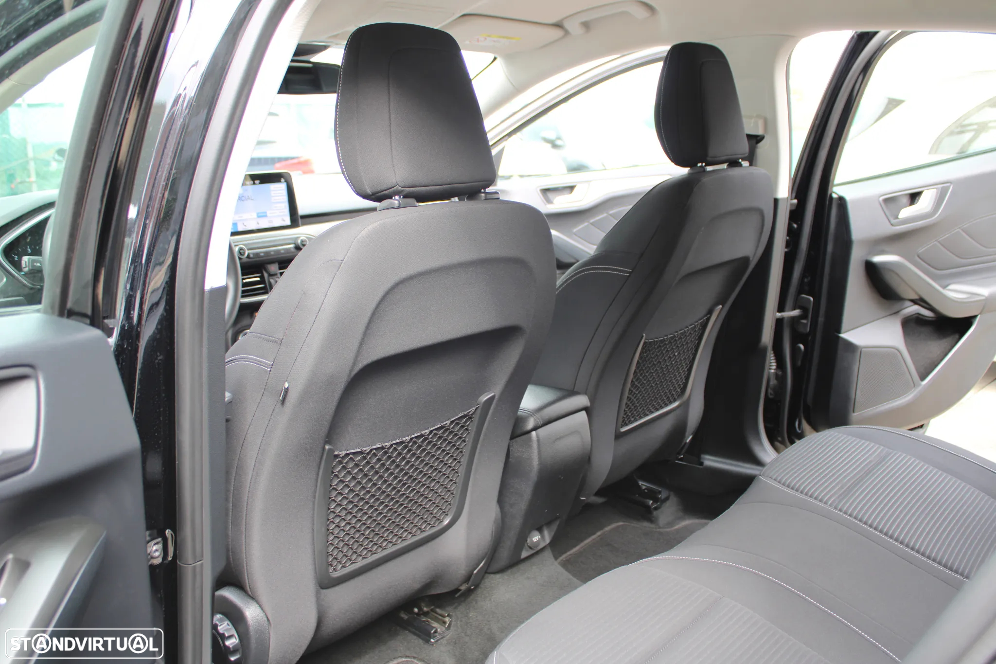 Ford Focus 1.5 TDCi EcoBlue Business Aut. - 32