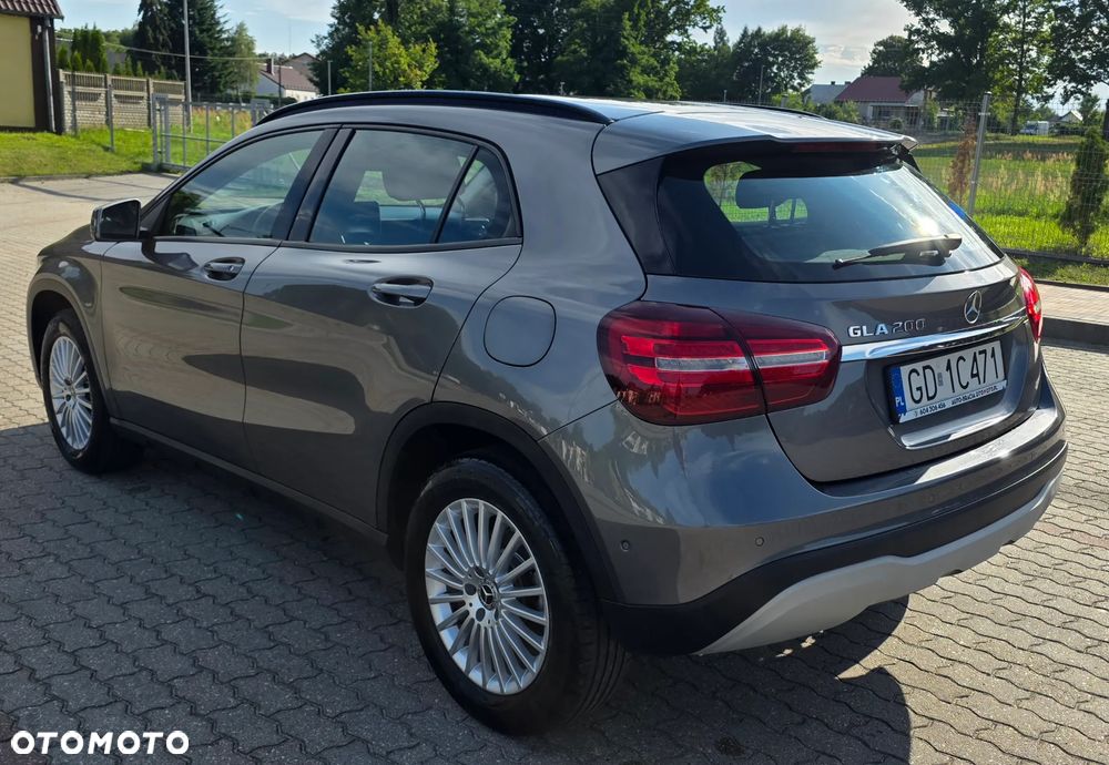 Mercedes-Benz GLA 200 7G-DCT - 7