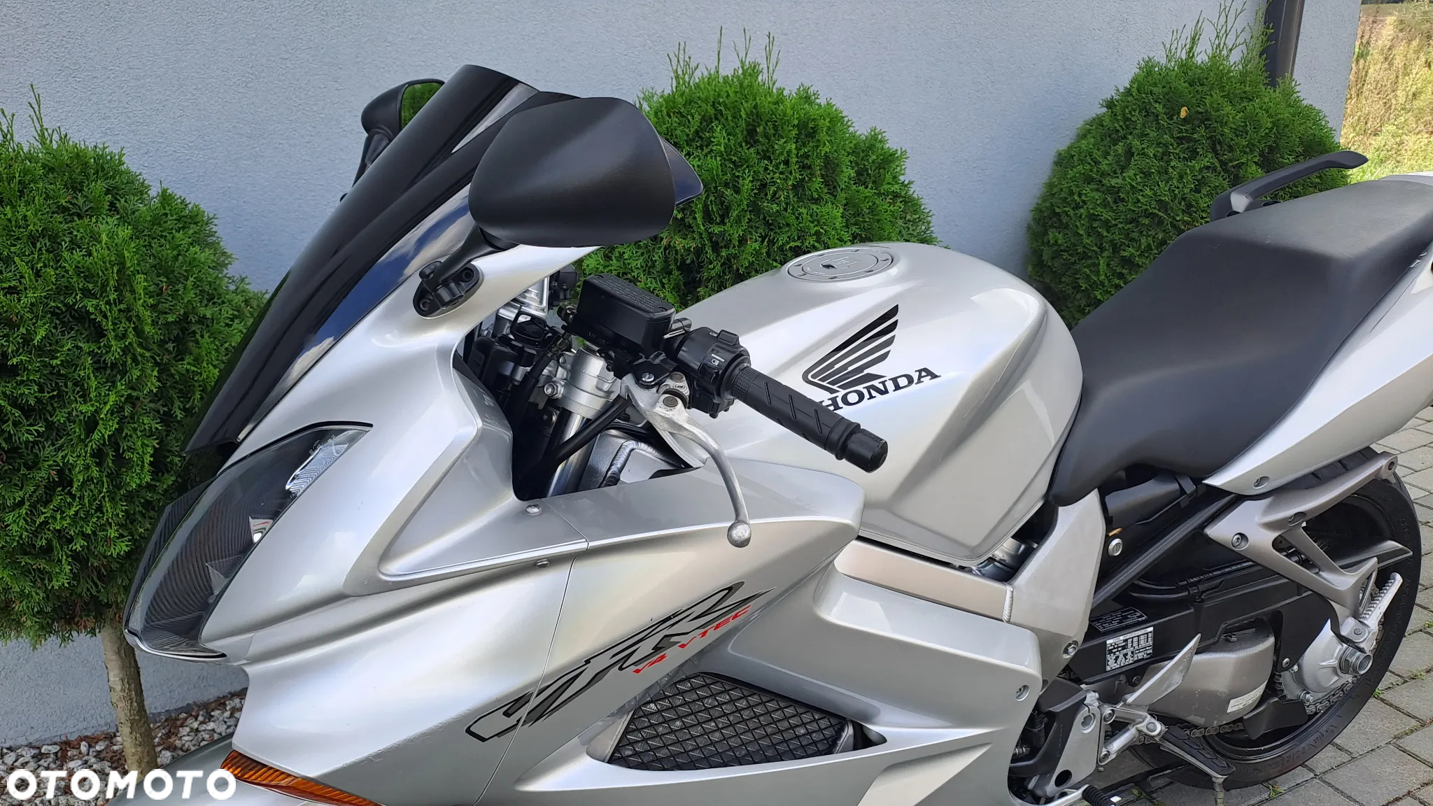 Honda VFR - 29