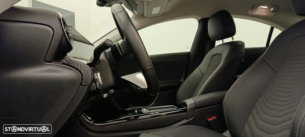 Mercedes-Benz CLA 180 d - 25