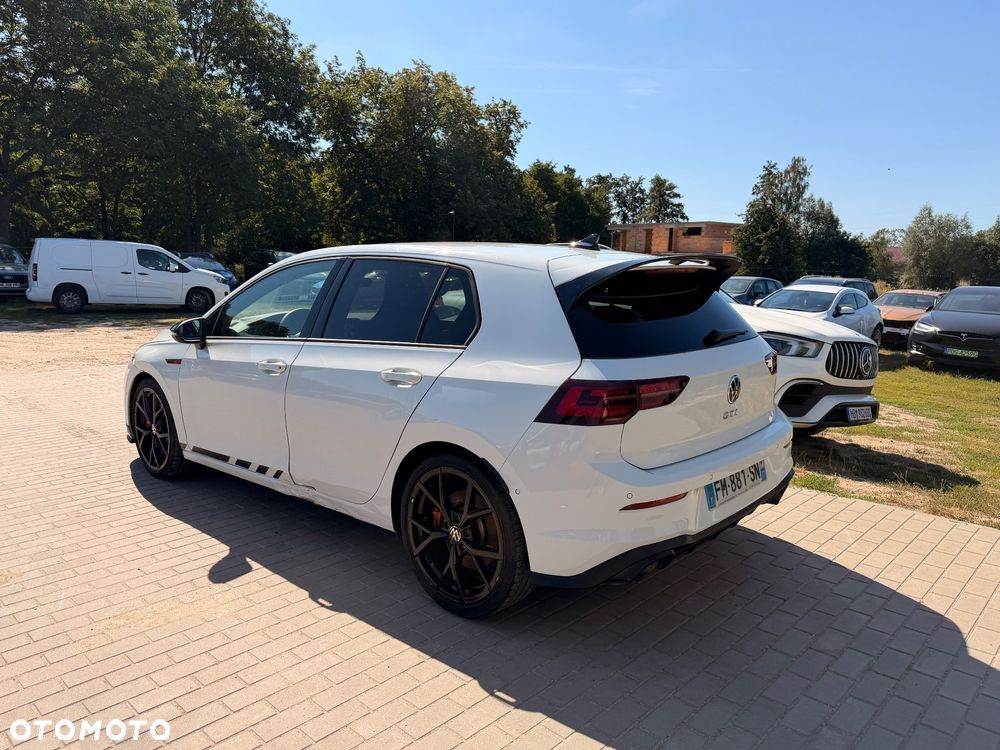 Volkswagen Golf - 10