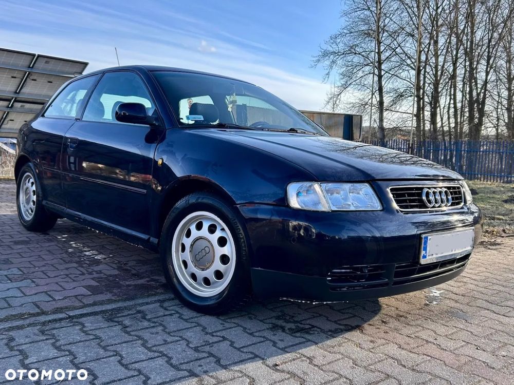 Audi A3 3-drzwiowe 1.6 Attraction - 1