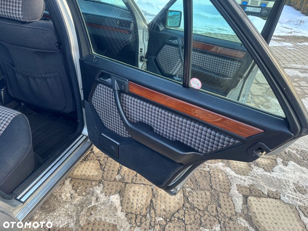 Mercedes-Benz W124 (1984-1993) - 16