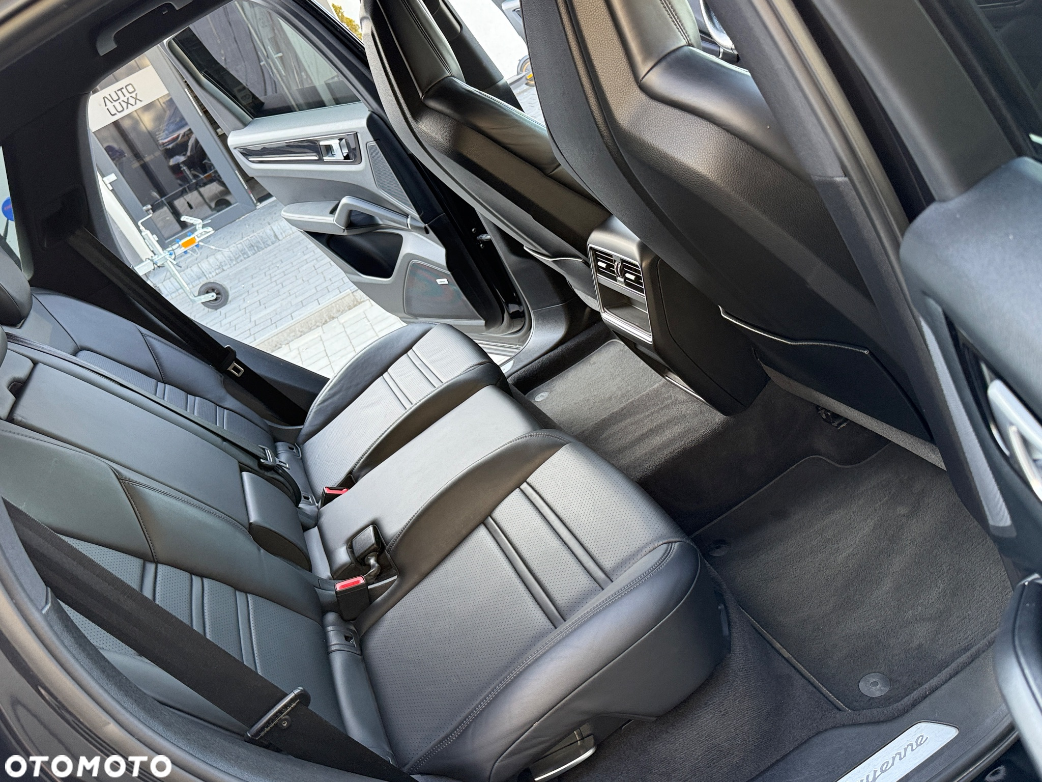 Porsche Cayenne Standard - 24