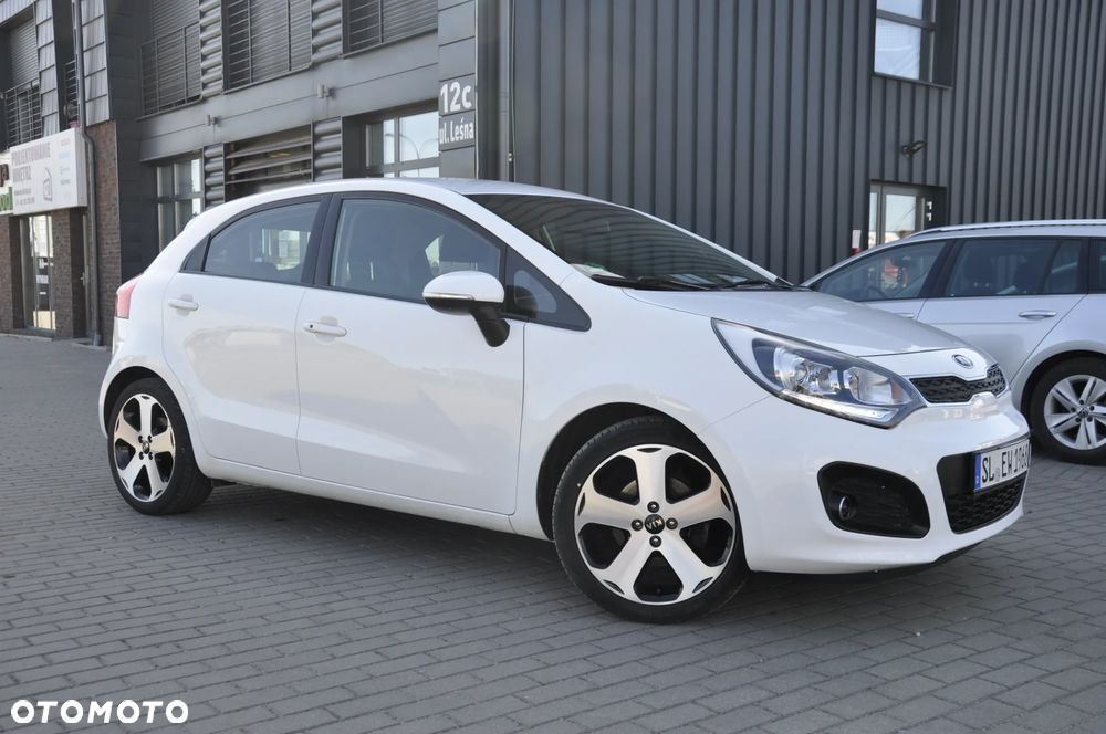 Kia Rio 1.2 Dream Team Edition - 4