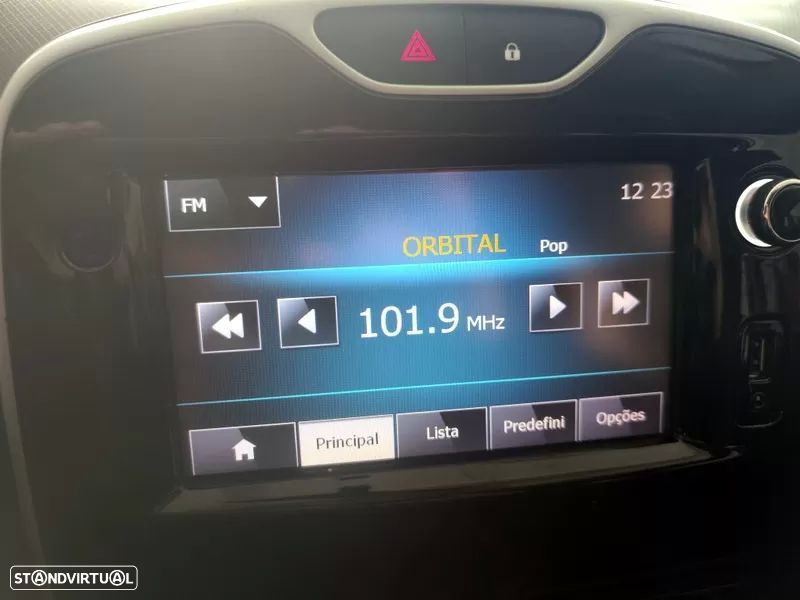 Renault Clio Sport Tourer 0.9 TCE Dynamique S - 18