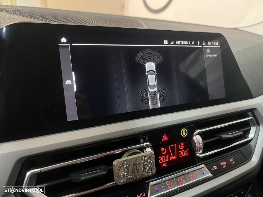 BMW 330 e Touring Corporate Edition Auto - 16