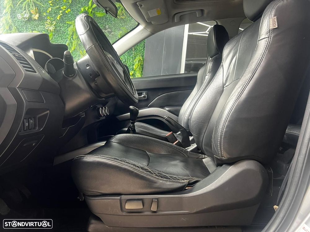 Mitsubishi Outlander 2.0 DI-D Intense 4WD - 8