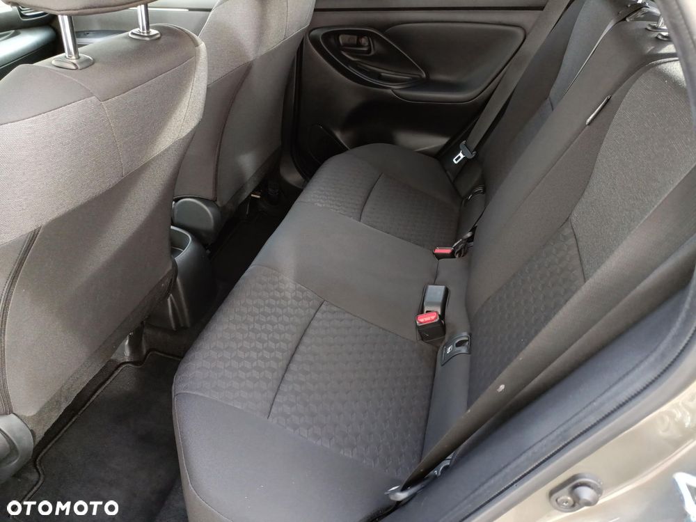 Toyota Yaris - 11