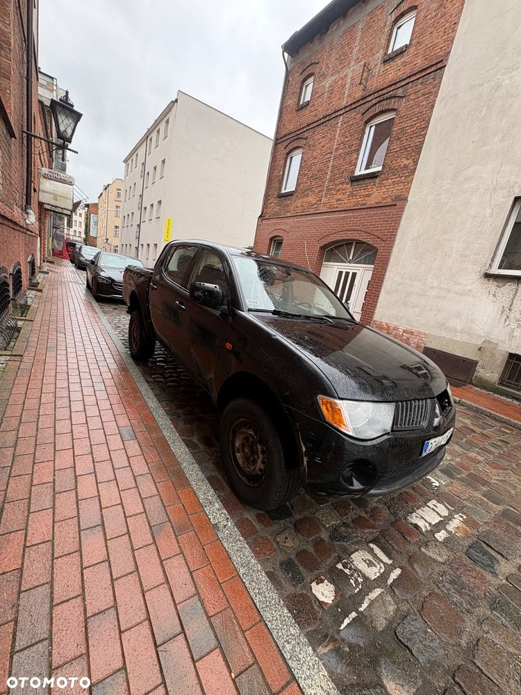 Mitsubishi L200 - 4