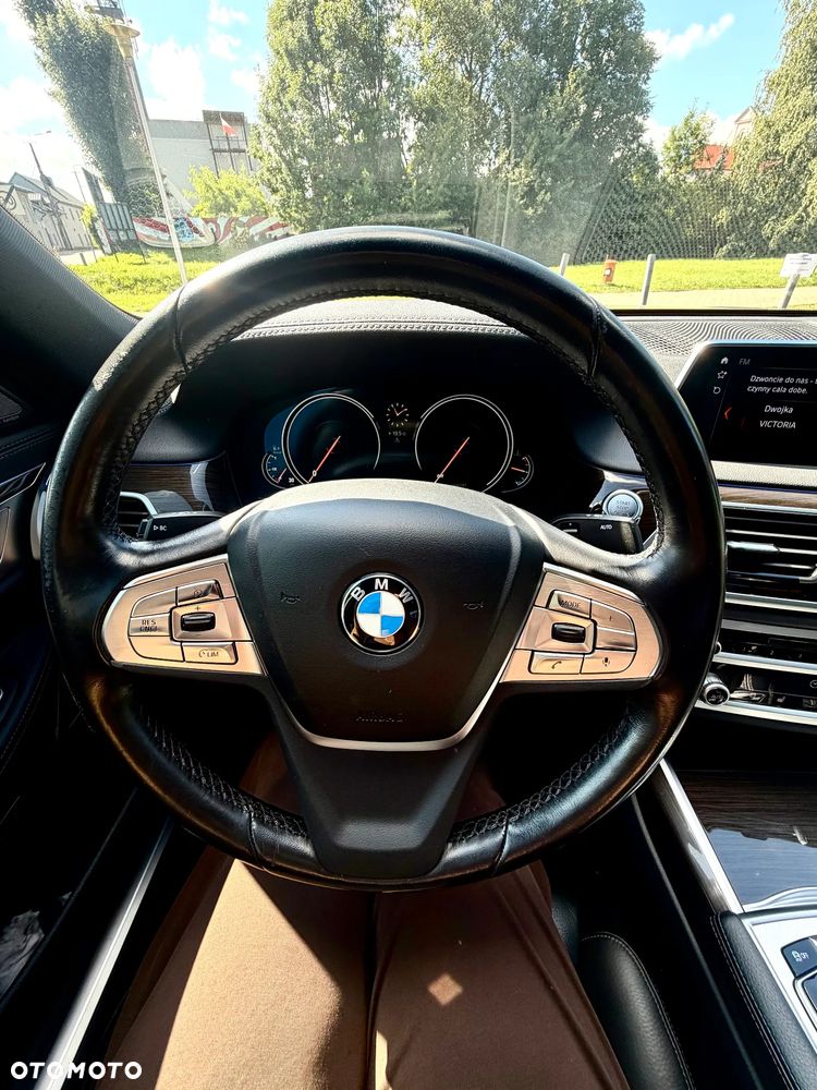 BMW Seria 7 730d - 29