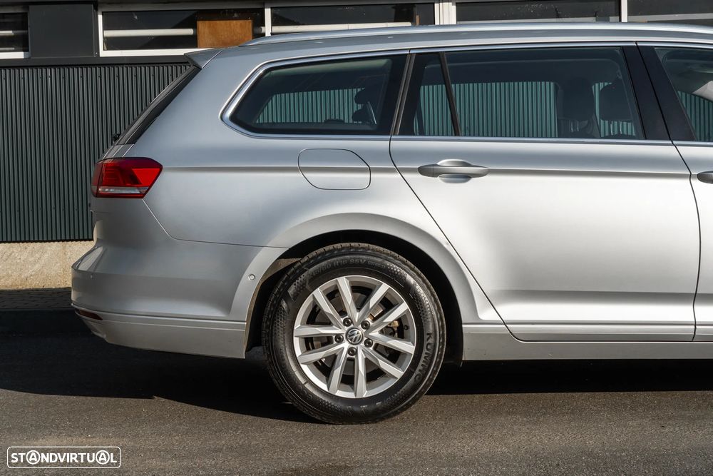 VW Passat Variant 1.6 TDI SCR DSG Business - 4