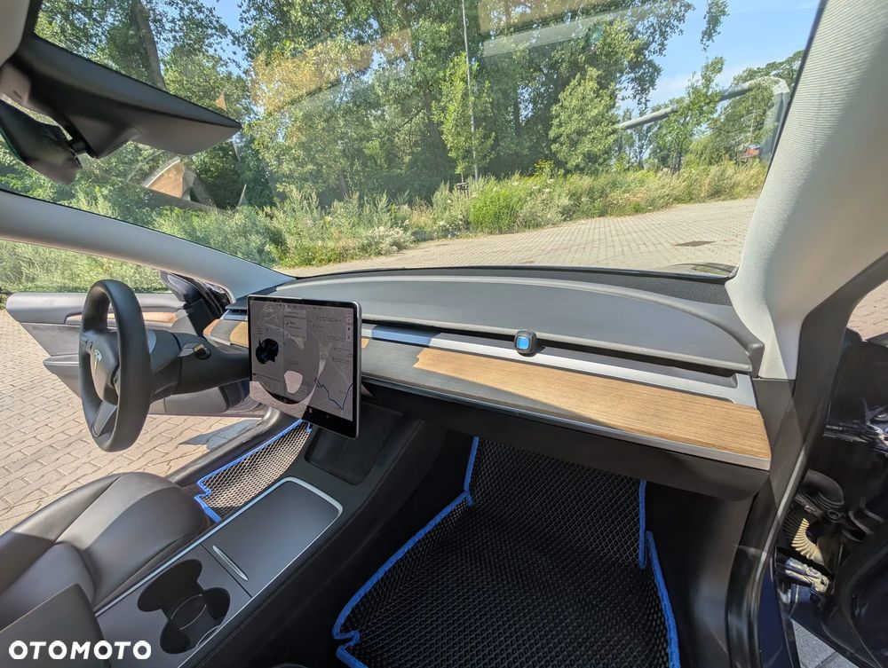 Tesla Model 3 - 29