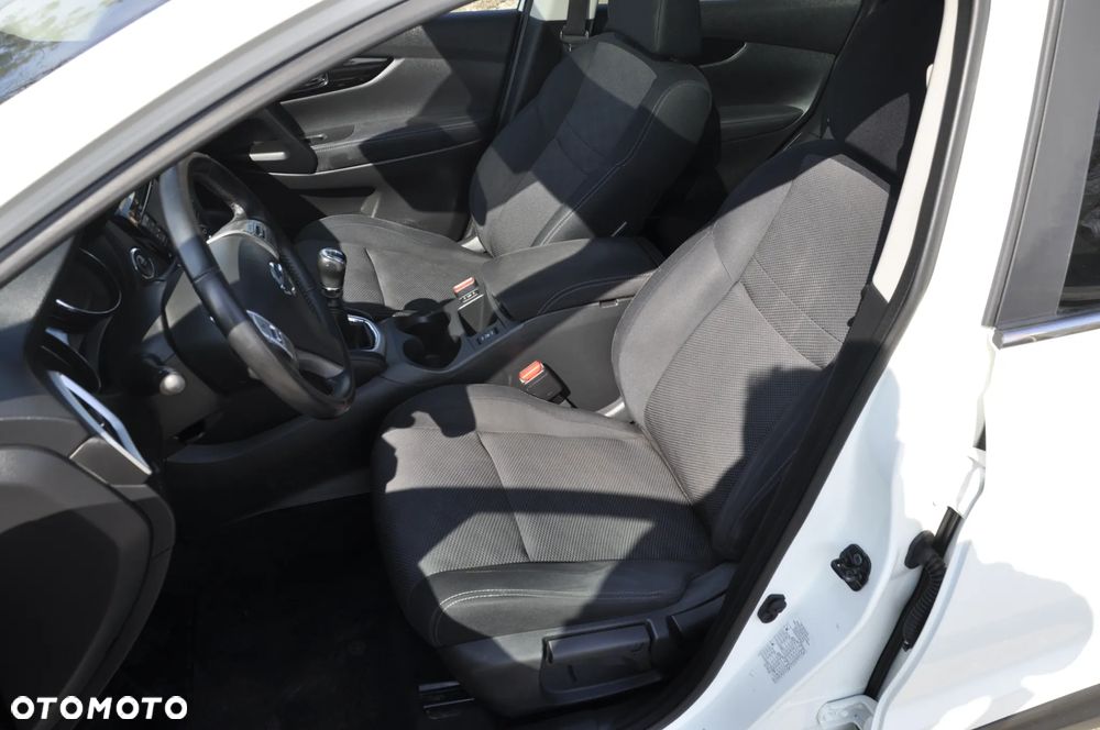Nissan Qashqai 1.6 dCi Tekna S&S - 16