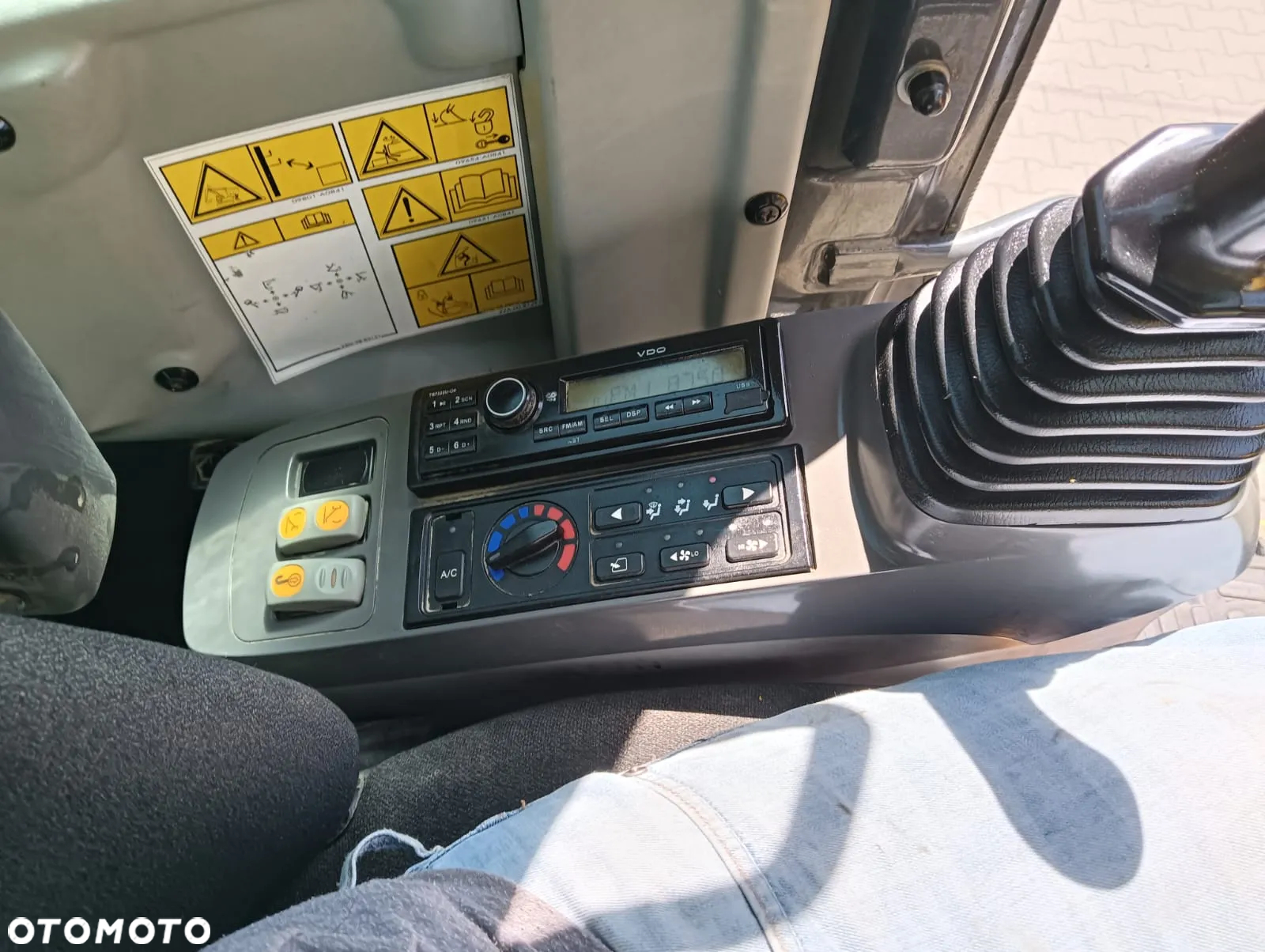 Komatsu PW98MR | 2012 r | 10 ton | koparka kołowa koparka obrotowa - 16